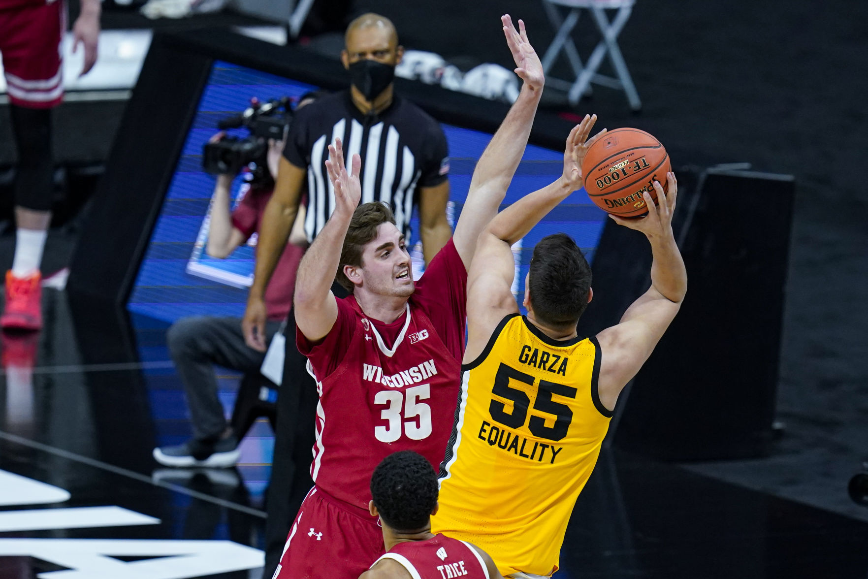 B10 Wisconsin Iowa Basketball